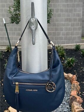 Authentic Michael Kors Bedford Large Pebbled Leather Hobo Bag Blue Gold Hardware